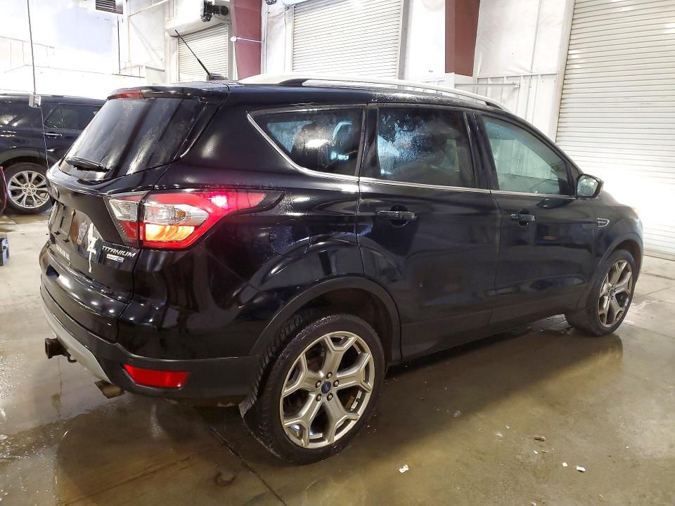 2017 Ford Escape მანქანა იყიდება აუქციონზე, vin: 1FMCU9J95HUA14625, აუქციონის ნომერი: 71867306