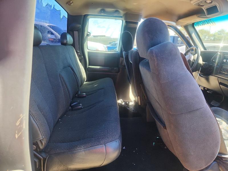 Продажа на аукционе авто 2002 Chevrolet Silverado, vin: 2GCEC19V621262288, номер лота: 71416236