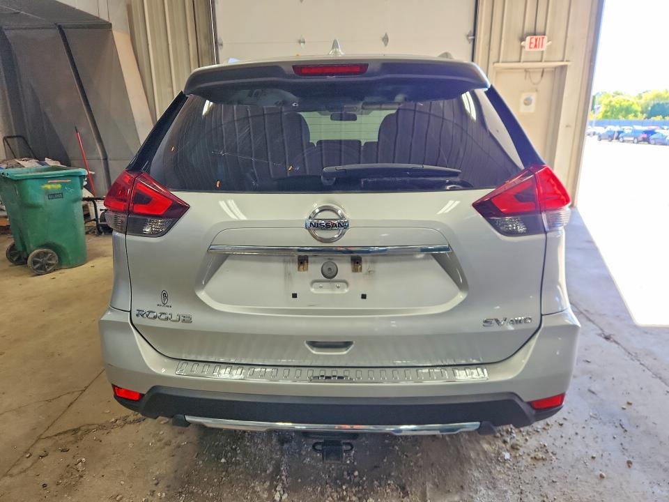 2017 Nissan Rogue მანქანა იყიდება აუქციონზე, vin: 5N1AT2MV4HC896399, აუქციონის ნომერი: 71592336