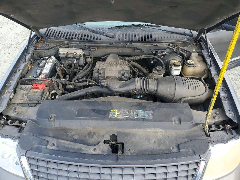 2005 Ford Expedition მანქანა იყიდება აუქციონზე, vin: 1FMPU15575LA20826, აუქციონის ნომერი: 73764166