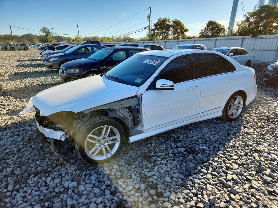 Продаж на аукціоні авто 2013 Mercedes-benz C, vin: WDDGF8AB5DG121444, номер лоту: 71359046