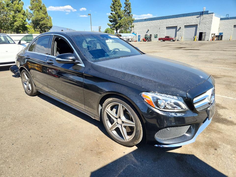 70902806 :رقم المزاد ، 55SWF4KB2GU136929 vin ، 2016 Mercedes-benz C مزاد بيع