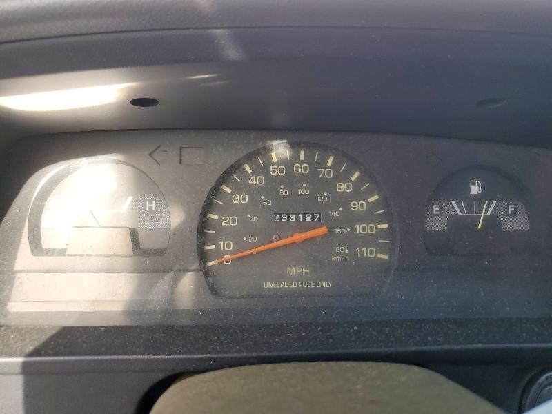 71637046 :رقم المزاد ، 4TARN81A2NZ022529 vin ، 1992 Toyota Pickup مزاد بيع