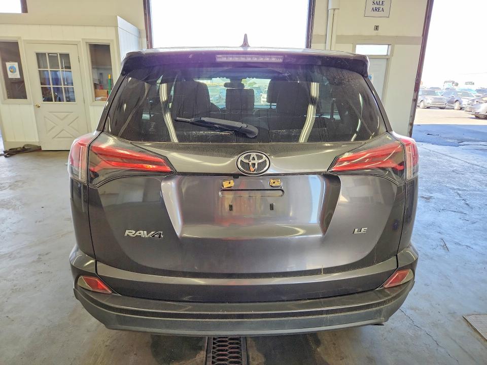 2018 Toyota Rav4 მანქანა იყიდება აუქციონზე, vin: JTMZFREV1JJ188943, აუქციონის ნომერი: 71805376