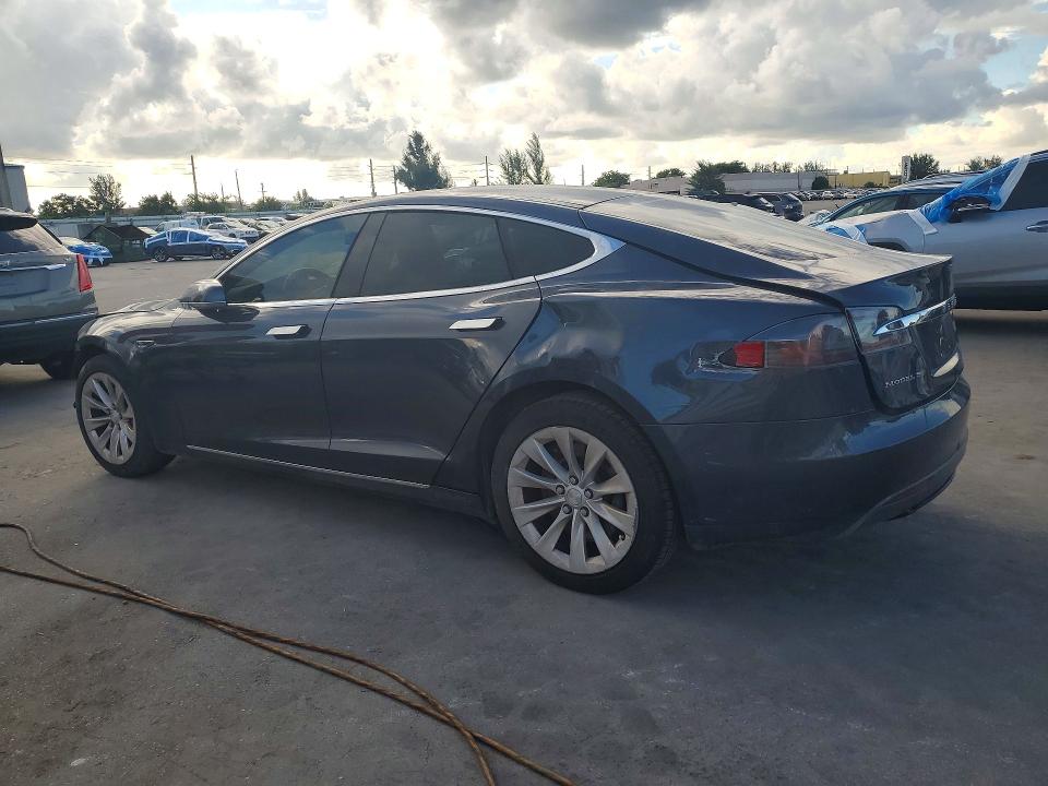 Продаж на аукціоні авто 2016 Tesla Model S, vin: 5YJSA1E28GF133820, номер лоту: 71936056