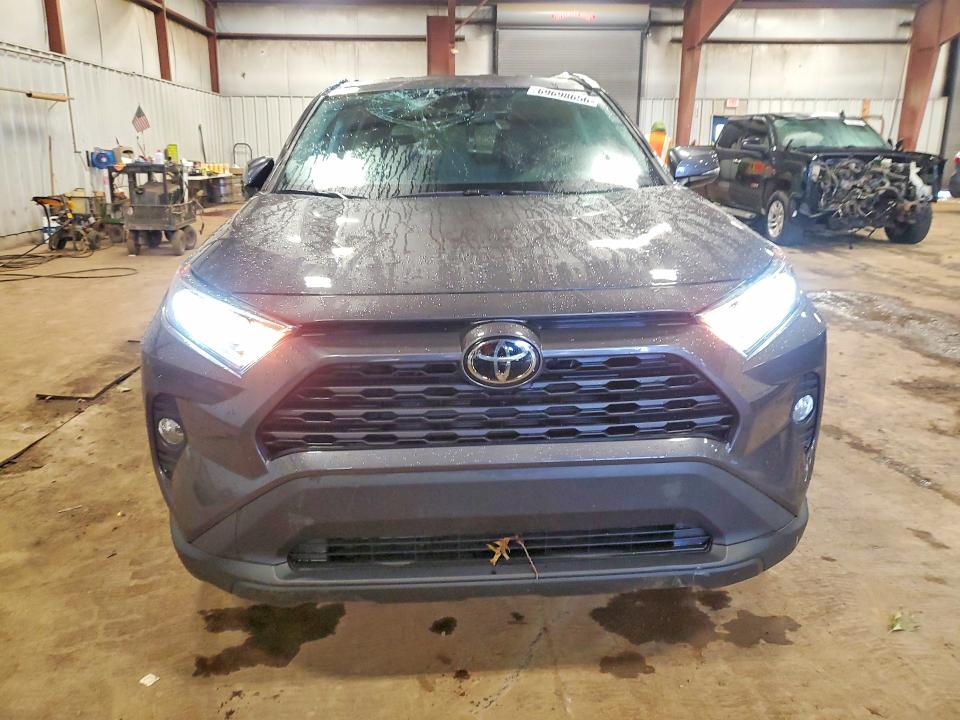 69698656 :رقم المزاد ، 2T3P1RFV3MW221077 vin ، 2021 Toyota Rav4 مزاد بيع