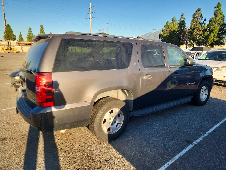 2010 Chevrolet Suburban მანქანა იყიდება აუქციონზე, vin: 1GNUCJE09AR216439, აუქციონის ნომერი: 71763766