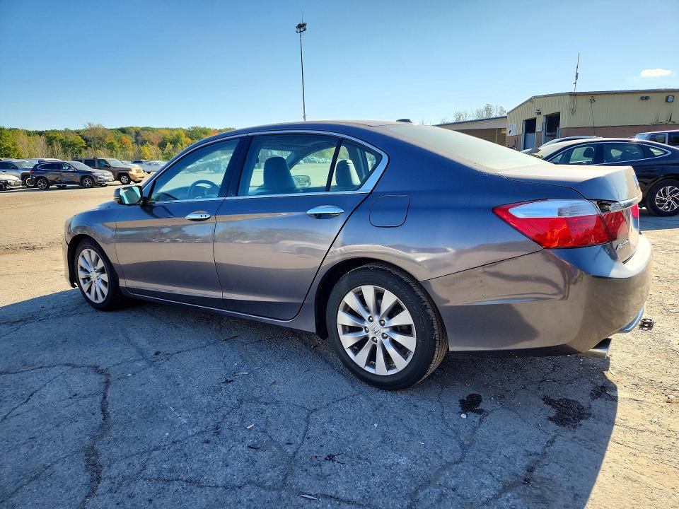 2015 Honda Accord მანქანა იყიდება აუქციონზე, vin: 1HGCR3F8XFA036686, აუქციონის ნომერი: 72324036