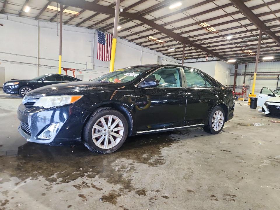 2013 Toyota Camry Hybrid მანქანა იყიდება აუქციონზე, vin: 4T1BD1FK3DU073790, აუქციონის ნომერი: 72241616