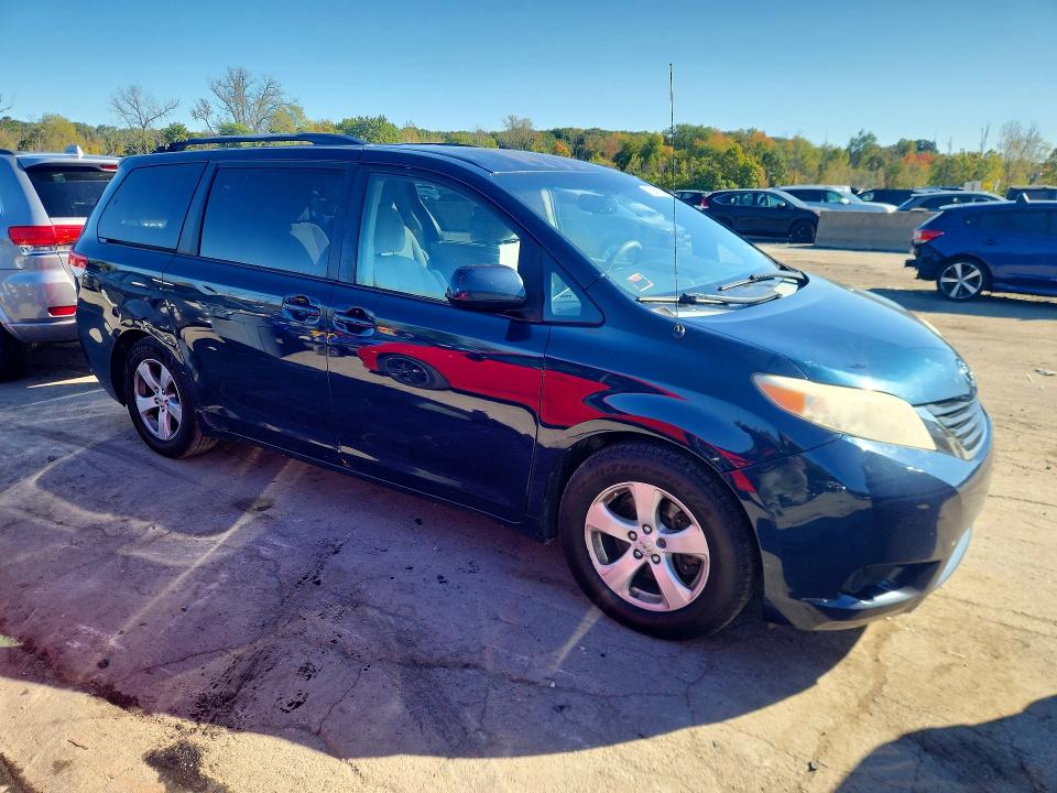 Aukcja sprzedaży 2011 Toyota Sienna, vin: 5TDKK3DC3BS076658, numer aukcji: 72047276