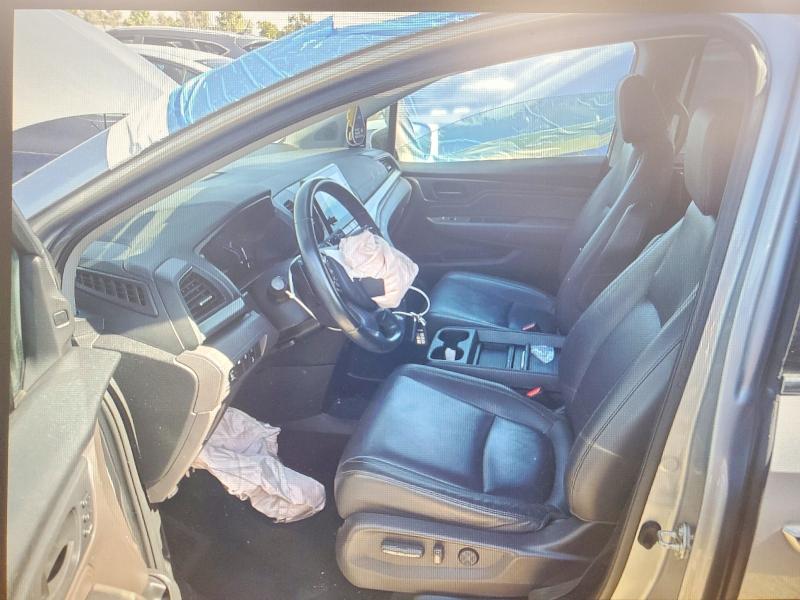 69770486 :رقم المزاد ، 5FNRL6H78KB003557 vin ، 2019 Honda Odyssey مزاد بيع