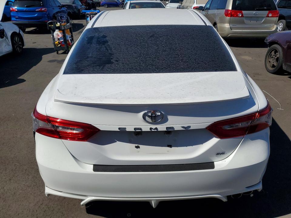Продаж на аукціоні авто 2018 Toyota Camry, vin: 4T1B11HK3JU636872, номер лоту: 70668516