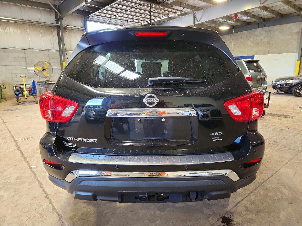Продаж на аукціоні авто 2018 Nissan Pathfinder, vin: 5N1DR2MM0JC679005, номер лоту: 72140336