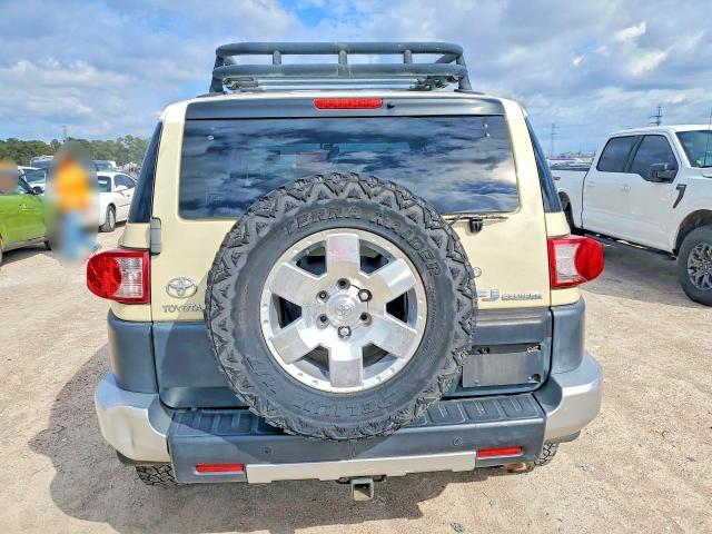 2008 Toyota Fj Cruiser მანქანა იყიდება აუქციონზე, vin: JTEZU11FX8K003455, აუქციონის ნომერი: 71534236