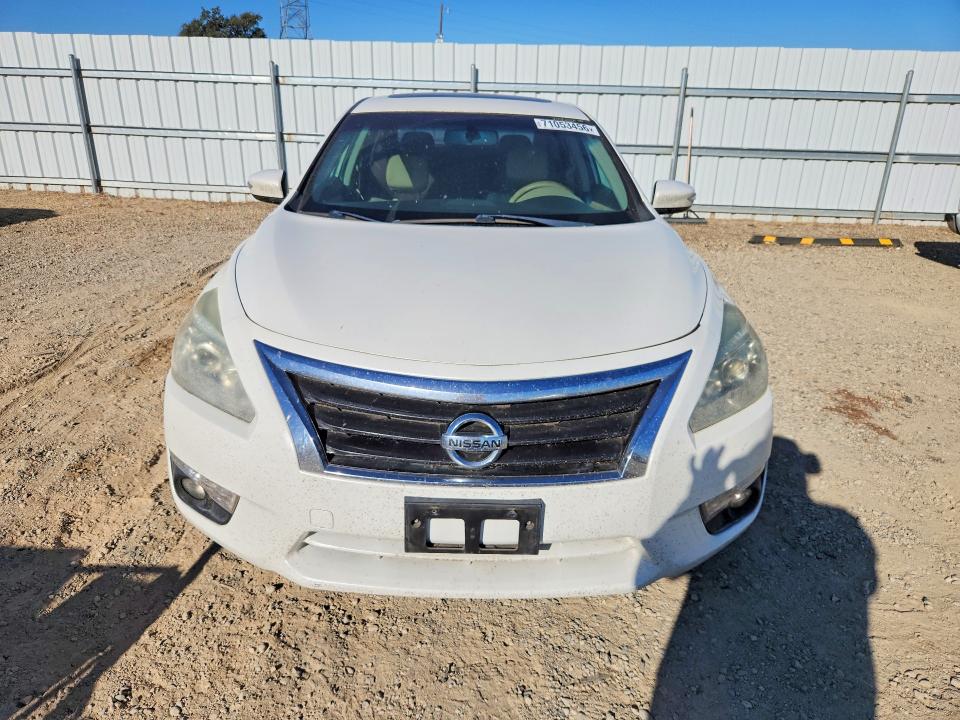 2015 Nissan Altima მანქანა იყიდება აუქციონზე, vin: 1N4AL3AP0FN381987, აუქციონის ნომერი: 71053456