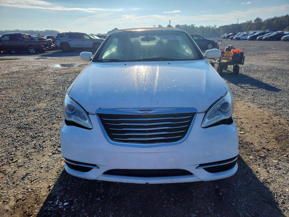2013 Chrysler 200 მანქანა იყიდება აუქციონზე, vin: 1C3BCBEB5DN512016, აუქციონის ნომერი: 71822796
