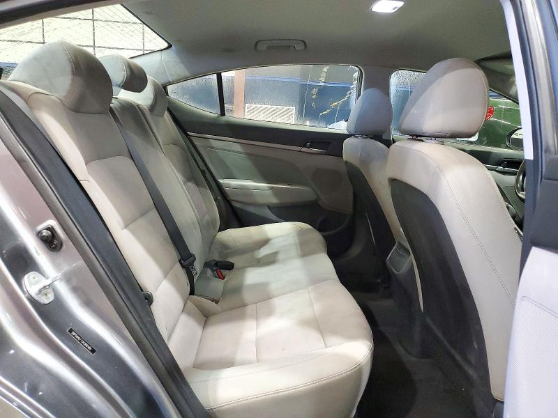 72375896 :رقم المزاد ، 5NPD84LF7JH306585 vin ، 2018 Hyundai Elantra مزاد بيع