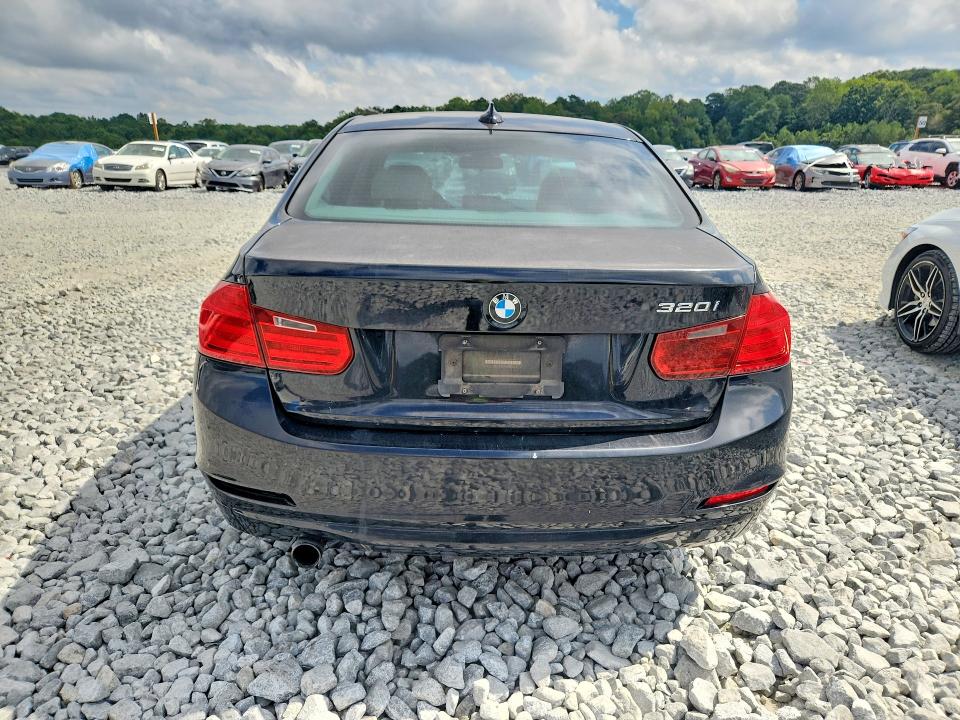 71448786 :رقم المزاد ، WBA3B1G52ENS81269 vin ، 2014 Bmw 320 مزاد بيع