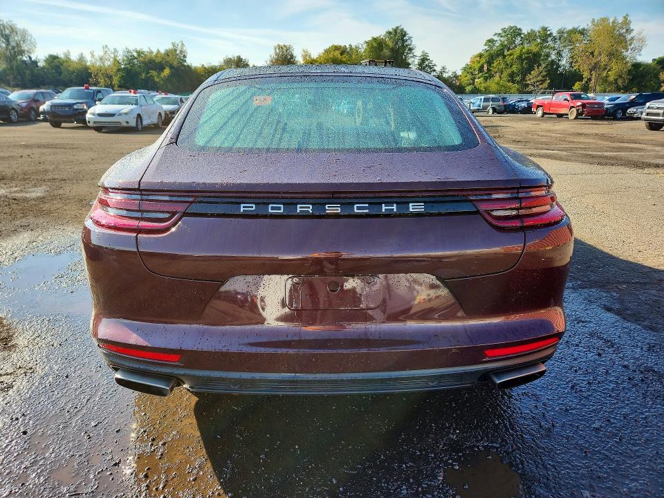 70984496 :رقم المزاد ، WP0AA2A72JL117541 vin ، 2018 Porsche Panamera مزاد بيع