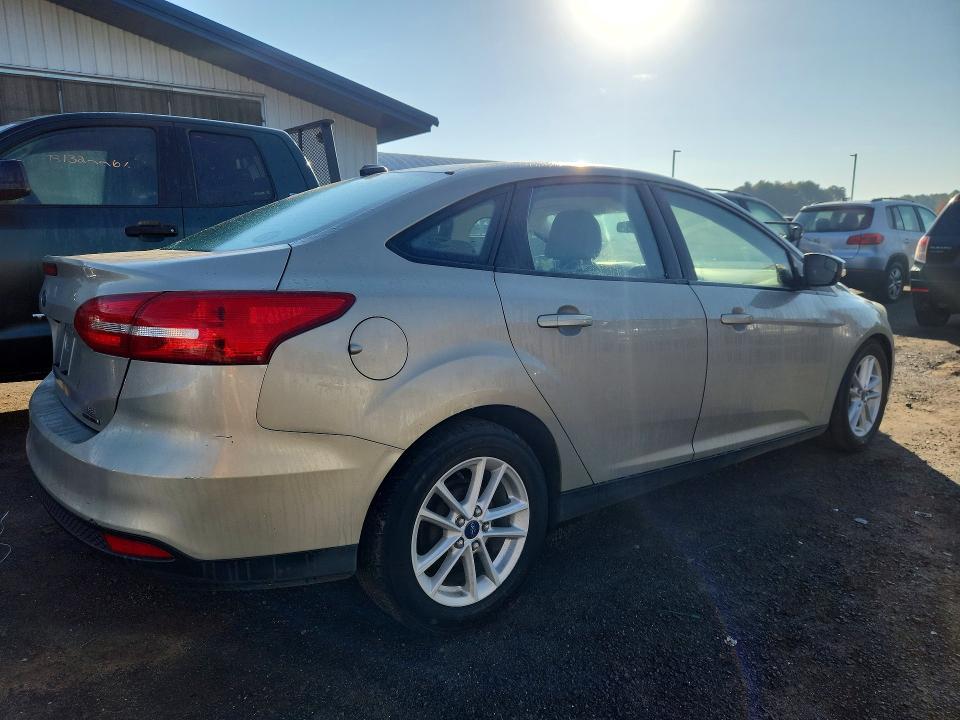 72923376 :رقم المزاد ، 1FADP3F22FL227288 vin ، 2015 Ford Focus مزاد بيع