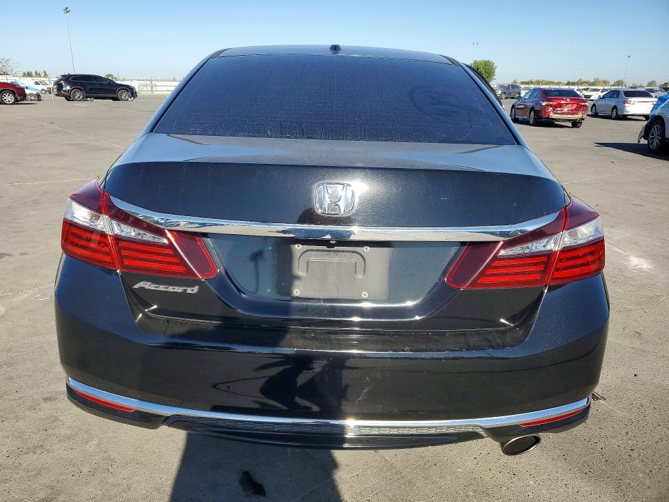 2017 Honda Accord მანქანა იყიდება აუქციონზე, vin: 1HGCR2F7XHA237329, აუქციონის ნომერი: 70921716