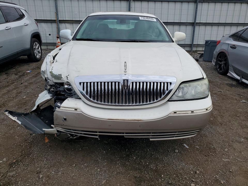 Продаж на аукціоні авто 2003 Lincoln Town Car, vin: 1LNHM82W43Y643251, номер лоту: 73248446