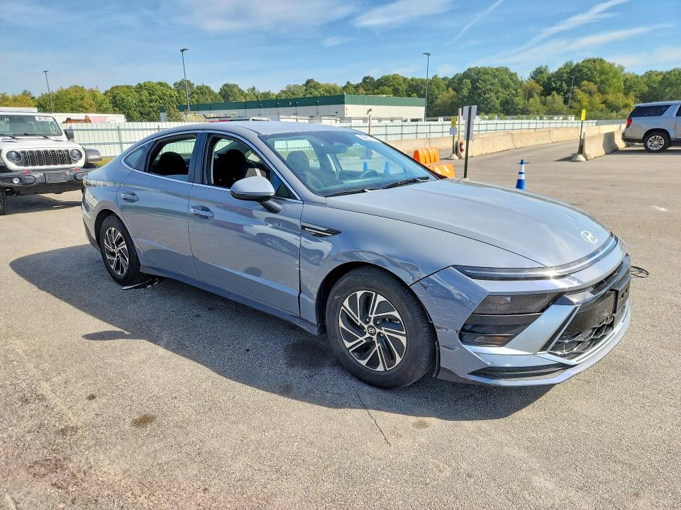 2026 Hyundai Sonata Hybrid მანქანა იყიდება აუქციონზე, vin: KMHL24JJ5TA167440, აუქციონის ნომერი: 71559656