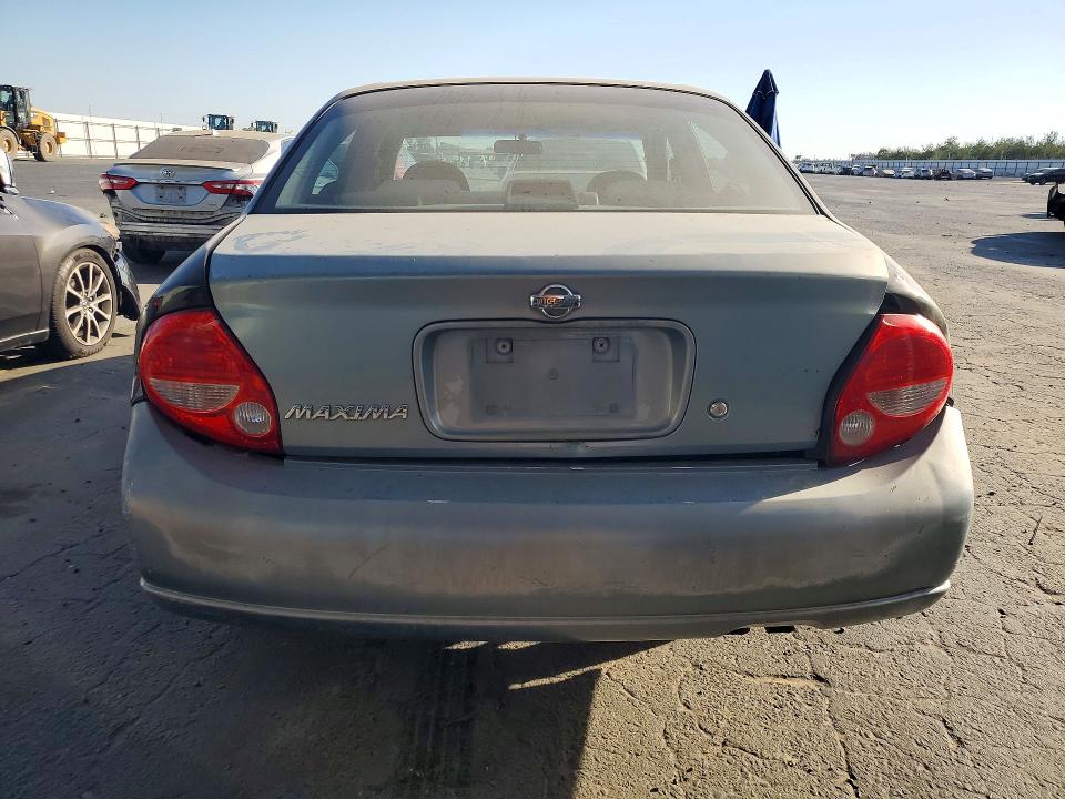 2001 Nissan Maxima მანქანა იყიდება აუქციონზე, vin: JN1CA31D11T832222, აუქციონის ნომერი: 72155406