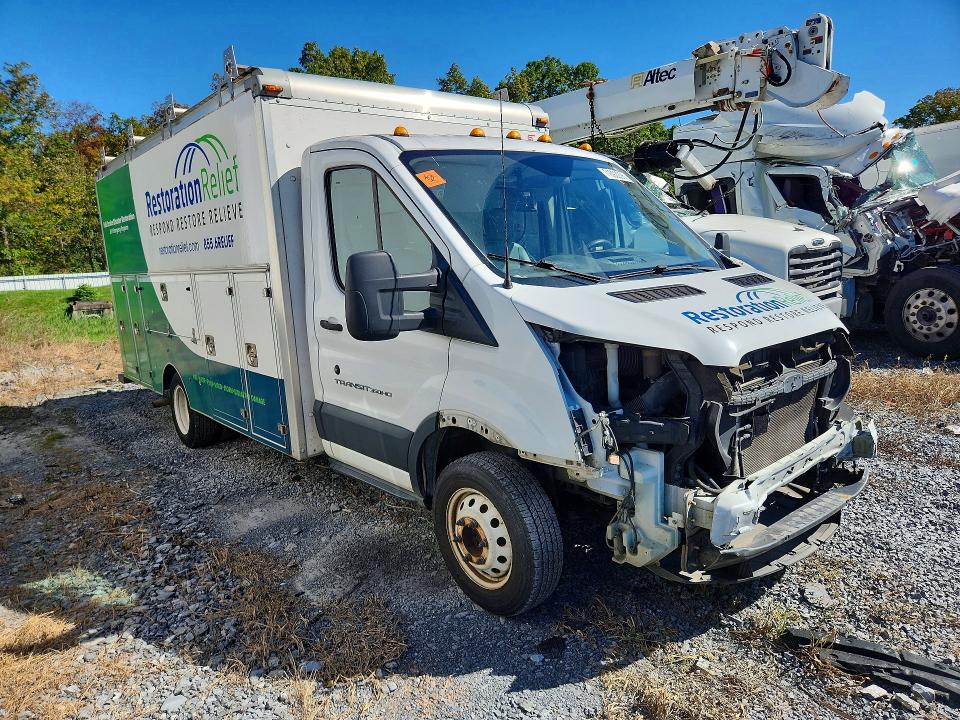 71092296 :رقم المزاد ، 1FDRS8ZMXJKA06668 vin ، 2018 Ford Transit مزاد بيع