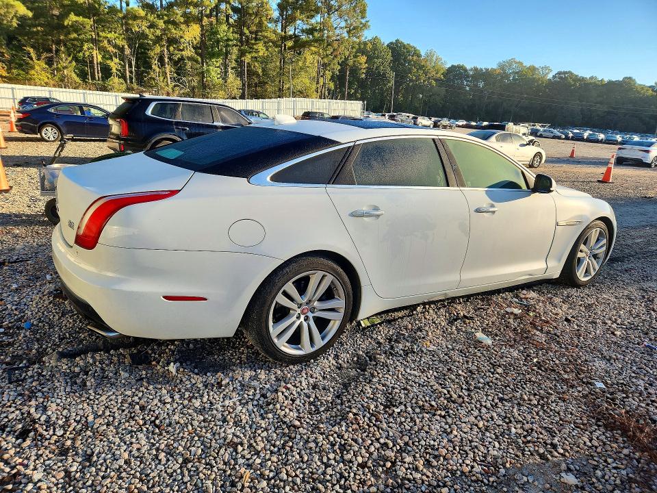2016 Jaguar Xjl მანქანა იყიდება აუქციონზე, vin: SAJWJ2GD8G8V99450, აუქციონის ნომერი: 73870066