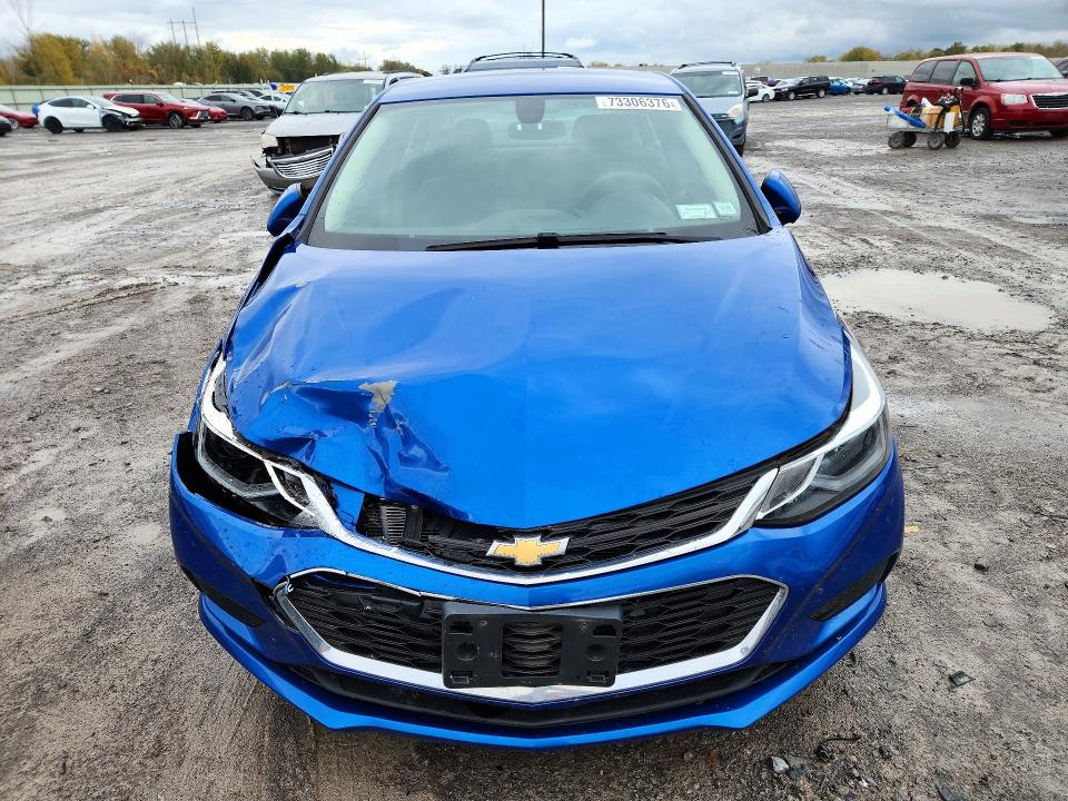 73251256 :رقم المزاد ، 1G1BE5SM7H7260172 vin ، 2017 Chevrolet Cruze مزاد بيع