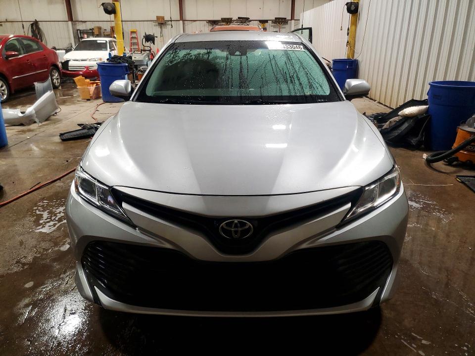 Aukcja sprzedaży 2018 Toyota Camry, vin: 4T1B11HK2JU127999, numer aukcji: 71433046