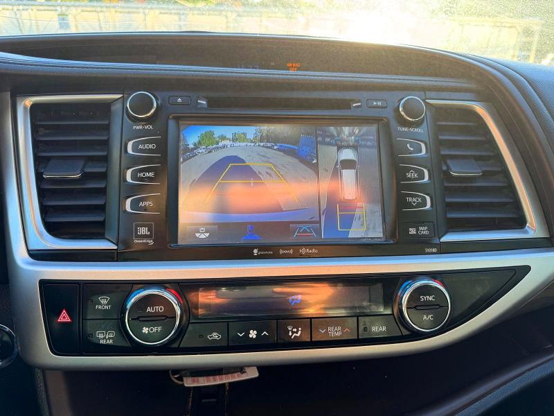 72826986 :رقم المزاد ، 5TDDZRFH2JS856794 vin ، 2018 Toyota Highlander مزاد بيع