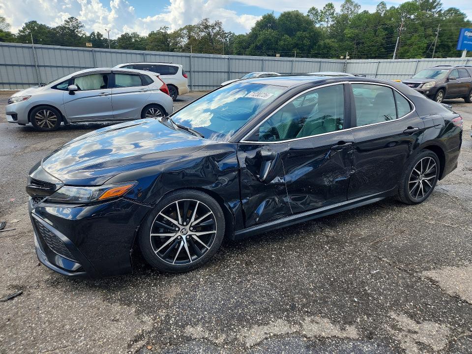 71230726 :رقم المزاد ، 4T1G11AKXNU661600 vin ، 2022 Toyota Camry مزاد بيع