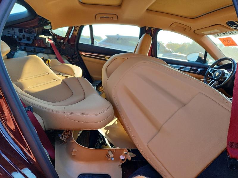 70984496 :رقم المزاد ، WP0AA2A72JL117541 vin ، 2018 Porsche Panamera مزاد بيع