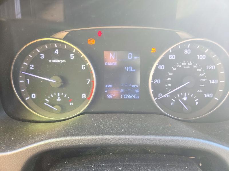 72171176 :رقم المزاد ، 5NPD74LF4HH125618 vin ، 2017 Hyundai Elantra مزاد بيع