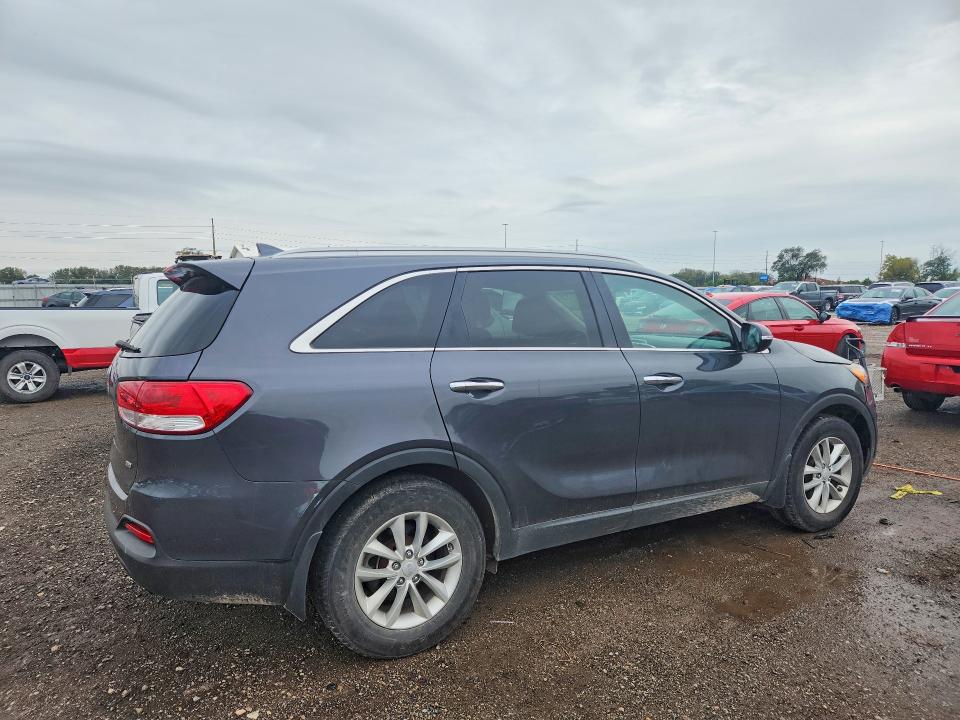 2017 Kia Sorento მანქანა იყიდება აუქციონზე, vin: 5XYPG4A34HG192796, აუქციონის ნომერი: 71396836