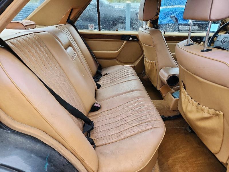 73249506 :رقم المزاد ، WDBEB28D6LB251969 vin ، 1990 Mercedes-benz 300 مزاد بيع