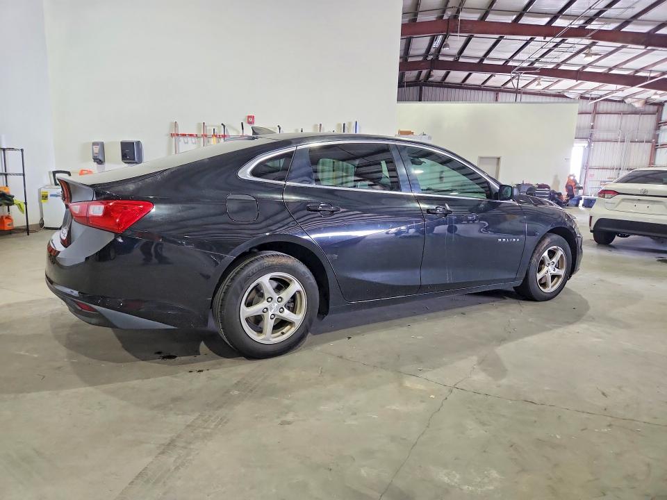 70900366 :رقم المزاد ، 1G1ZB5ST2HF158296 vin ، 2017 Chevrolet Malibu مزاد بيع