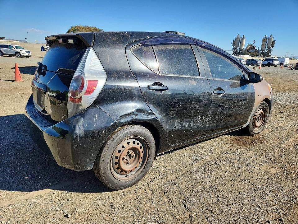 72017996 :رقم المزاد ، JTDKDTB32E1084460 vin ، 2014 Toyota Prius C مزاد بيع