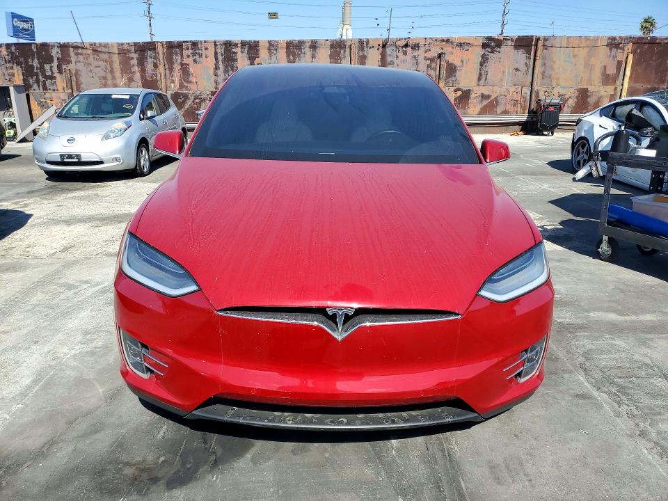 Продажа на аукционе авто 2019 Tesla Model X, vin: 5YJXCDE21KF211820, номер лота: 73739166