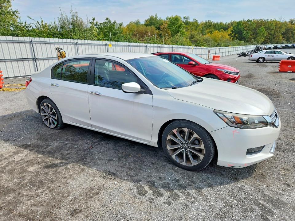 71387626 :رقم المزاد ، 1HGCR2F5XFA242140 vin ، 2015 Honda Accord مزاد بيع
