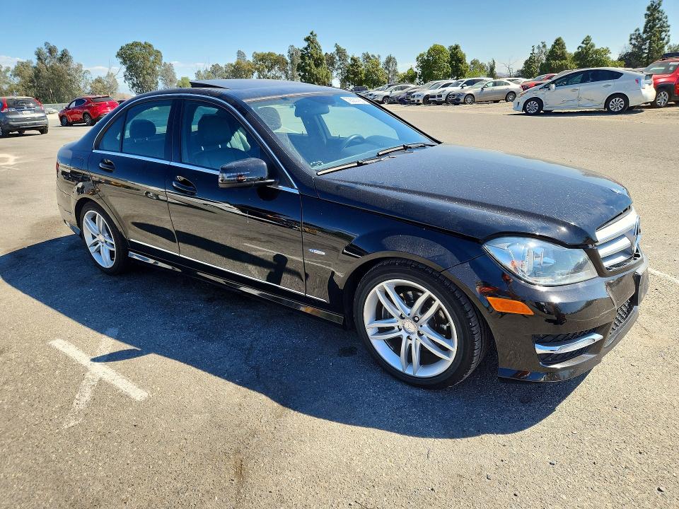 72330766 :رقم المزاد ، WDDGF4HB7CA623405 vin ، 2012 Mercedes-benz C مزاد بيع