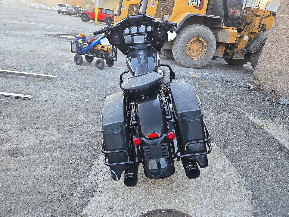 73361136 :رقم المزاد ، 1HD1KRC15JB682501 vin ، 2018 Harley-davidson Flhxs مزاد بيع