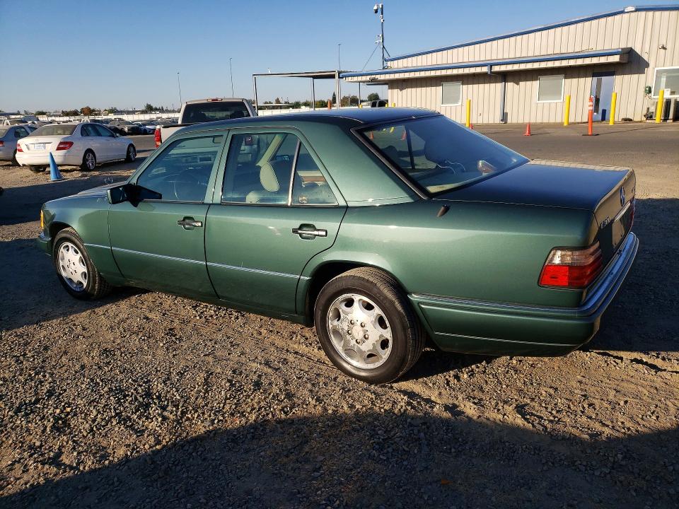 72607346 :رقم المزاد ، WDBEB31E6SC153364 vin ، 1995 Mercedes-benz E مزاد بيع