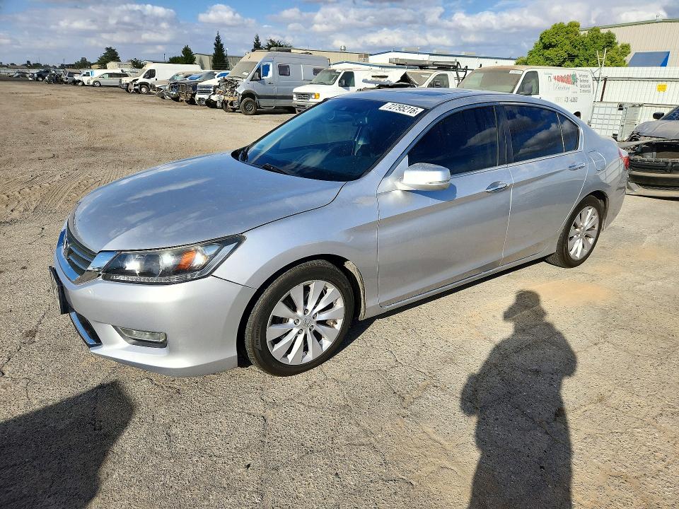 Продажа на аукционе авто 2013 Honda Accord, vin: 1HGCR2F89DA271975, номер лота: 72795216