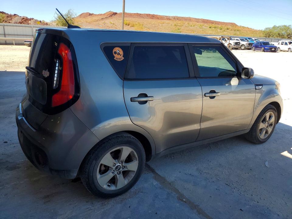 71304106 :رقم المزاد ، KNDJN2A29H7471262 vin ، 2017 Kia Soul مزاد بيع