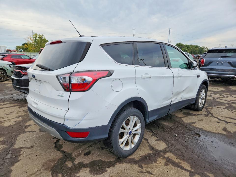 Продаж на аукціоні авто 2017 Ford Escape, vin: 1FMCU0GD2HUB51450, номер лоту: 71486476