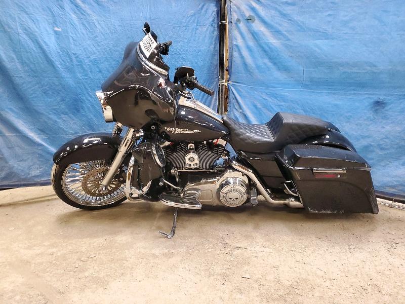 72703356 :رقم المزاد ، 5HD1KB4128Y673227 vin ، 2008 Harley-davidson Flhx مزاد بيع
