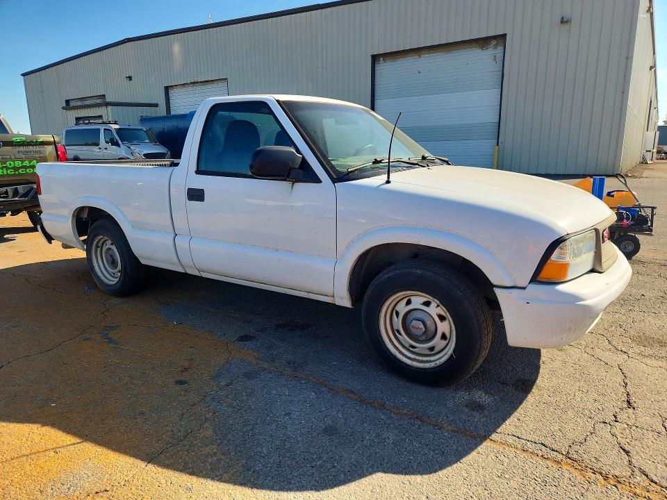 71506696 :رقم المزاد ، 1GTCS14X438266955 vin ، 2003 Gmc Sonoma مزاد بيع